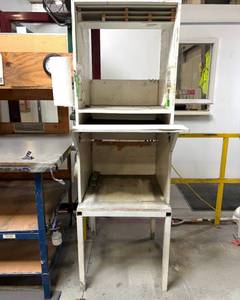 lot 905 image: Storage Shelf