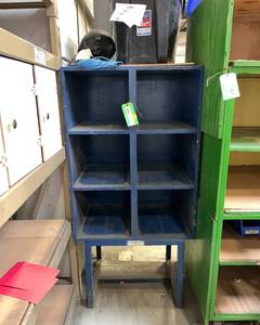 lot 907 image: Storage Shelf