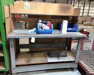 lot 908 image: Work Bench