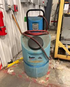 lot 487 image: Battery Refiller