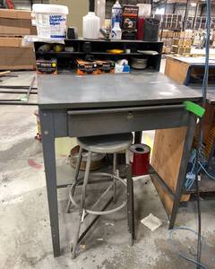 lot 1163 image: Work Desk