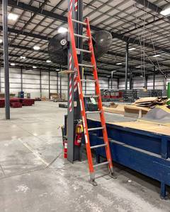 lot 443 image: Fiberglass Ladder 10 Foot
