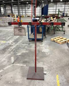lot 1140 image: Red ToolJanitorial Station