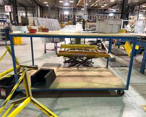 lot 1291 image: Huge Storage Cart