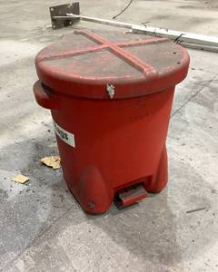 lot 2041 image: Oily Waste Can