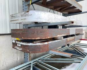 lot 923 image: Warehouse Forklift Barriers