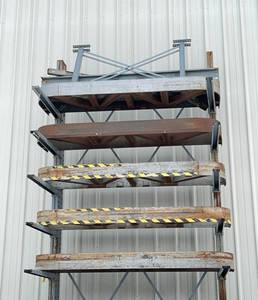 lot 922 image: Warehouse Forklift Barriers