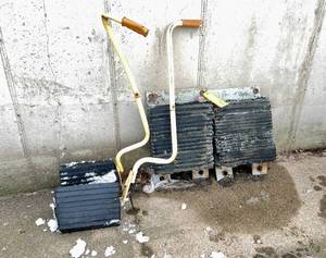 lot 925 image: Dock Bumpers, Wheel Chocks