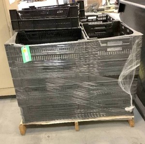 lot 938 image: Plastic Produce Crates - Qty 22