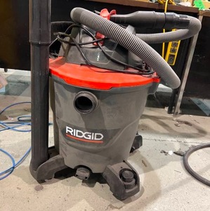 lot 2250 image: Ridgid Shop Vac