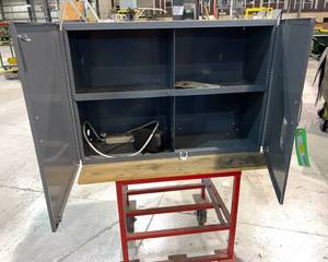 lot 1358 image: Cabinet