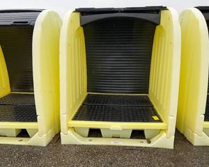 lot 1009C image: Covered Spill Containment w Drain