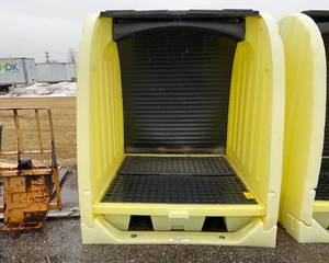 lot 1009D image: Covered Spill Containment w Drain