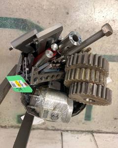 lot 670 image: Assorted Metal Stuff
