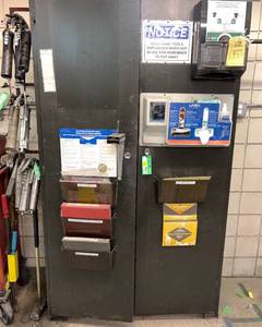 lot 256 image: Tool Cabinet Contents
