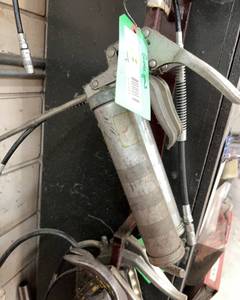lot 665 image: Grease Guns