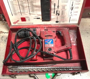 lot 264 image: Milwaukee Hammer Drill