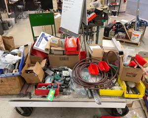 lot 495 image: Mixed Lot of Maintenance Supplies