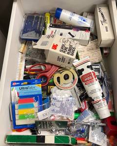 lot 1649 image: Office Supplies