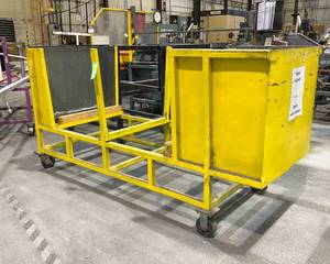 lot 1365 image: Rolling Material Bin