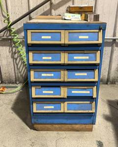 lot 454 image: Tooling Cabinet