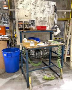 lot 1037 image: Work Bench