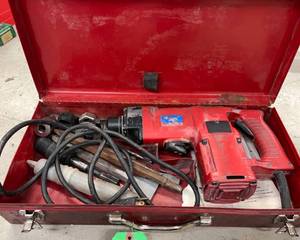 lot 268 image: Milwaukee Hammer Drill
