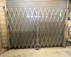 lot 498 image: Expanding Security Gate