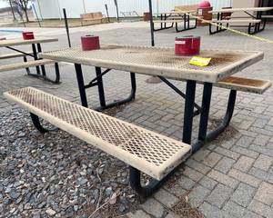 lot 1822 image: Outdoor Picnic Table