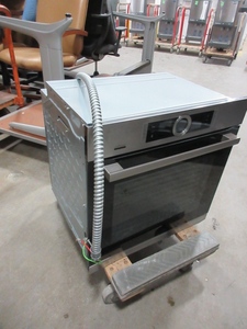 lot 116 image: BOSCH BUILT IN ELECTRIC OVEN