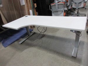 lot 133 image: ALLSTEEL POWER OPERATED SIT STAND WORK STATION