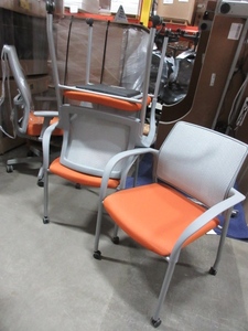 lot 501 image: HON ROLLING CHAIRS
