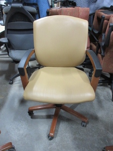 lot 514 image: NATIONAL WOOD ARM, MID-BACK, ADJUSTABLE OFFICE  CHAIRS