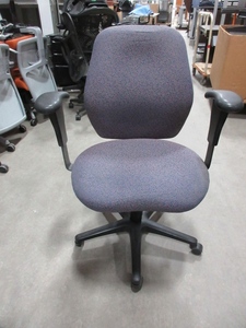 lot 524 image: HON ADJUSTABLE OFFICE CHAIRS