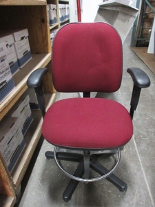 lot 537 image: DRAFTING CHAIR