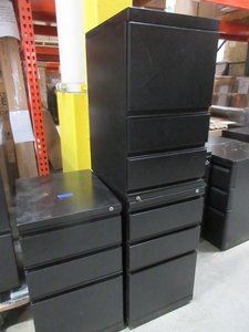 lot 154 image: HERMAN MILLER, MERIDIAN,  3 DRAWER MOBILE PEDESTAL FILES