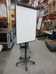 lot 160 image: ROLLING EASEL