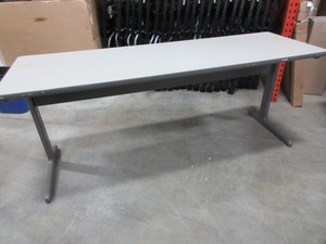 lot 168 image: HERMAN MILLER TRAINING TABLE WITH MODESTY PANEL AND CORD MGT