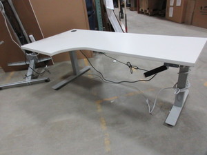 lot 157 image: ALLSTEEL, POWER OPERATED, SIT STAND WORK STATION
