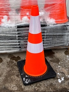 Pallet Of (50) New 28 Traffic Cones