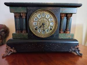 lot 5 image: Seth Thomas Mantle Clock