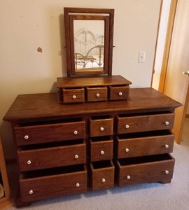 lot 10 image: Amish Dresser
