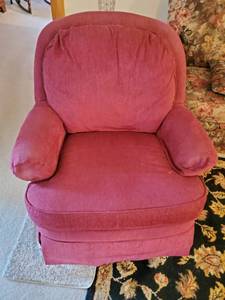 lot 297 image: FlexSteel Swivel Rocking Chair