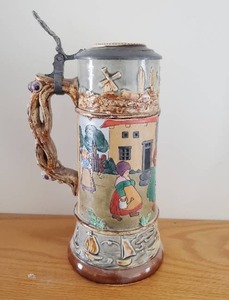lot 20 image: German Stein