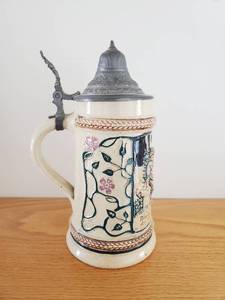 lot 23 image: German Stein