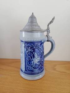 lot 28 image: Beer Stein
