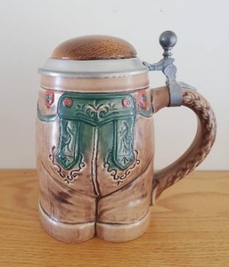 lot 35 image: Lederhosen Stein