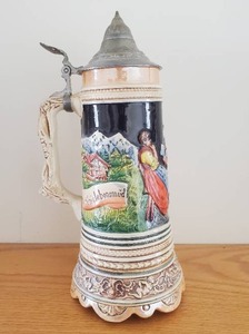 lot 42 image: Music Box Stein