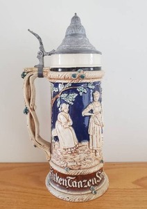 lot 43 image: Relief Stein