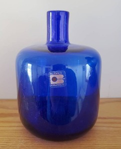 lot 66 image: Blenko Vase